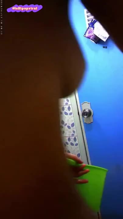 Thumbnail untuk Intip Cewe Cantik Di Kamar Mandi Bokep Indo