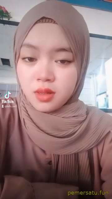 P8 Bella Can5 Hijab Tiktoker Suka Colok Memek