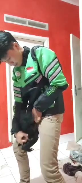 Thumbnail untuk Bokep Viral Kang Ojol Ngewe Sama Ayam Hidup