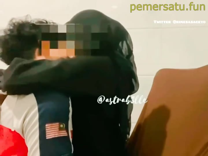 P8 Astrabella Hijab Kacamata Abg 18yo Sepong