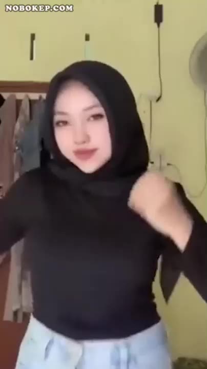 Thumbnail untuk Bokep Indo Rahma Jilbab Toge Goyang Bugil Tiktok
