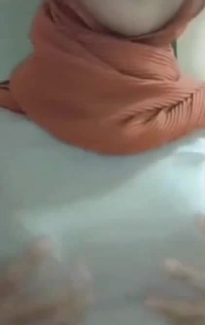 Thumbnail untuk Liza Hijab Cantik Natural memek Movies doodflix Cilbo