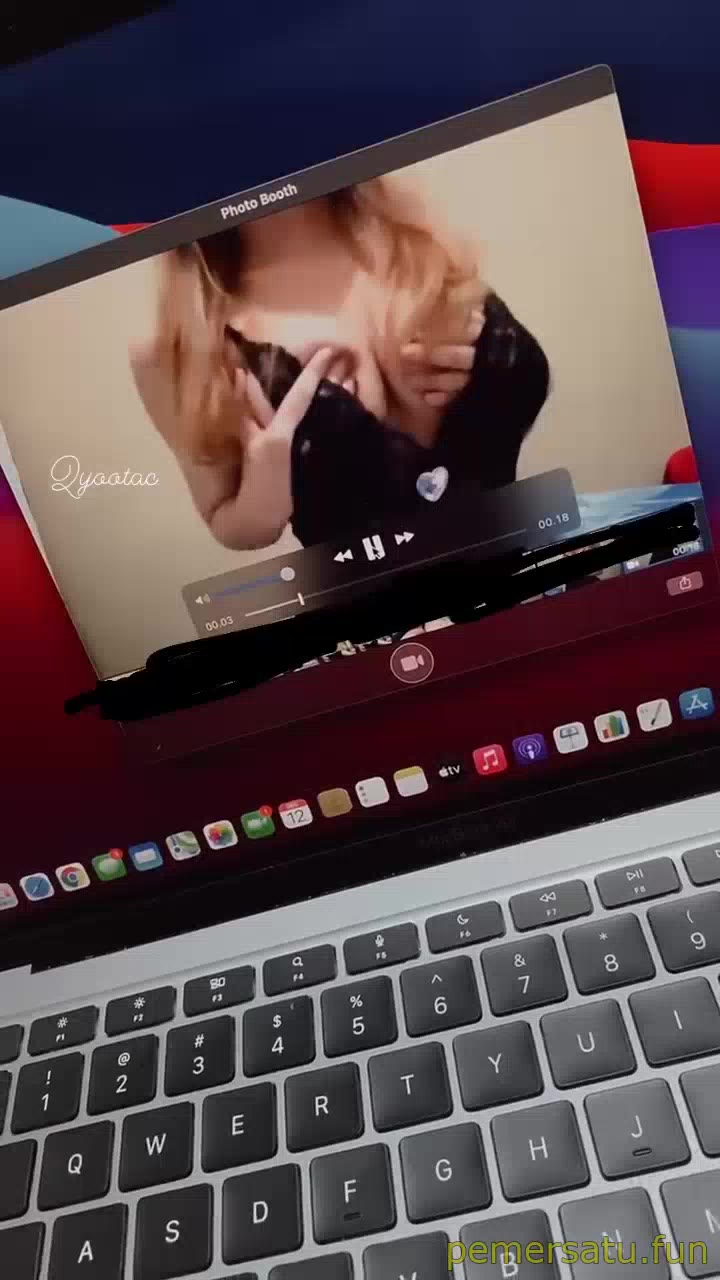 P27 Tata Maunya Memeknya Di Colok Colok Kontol