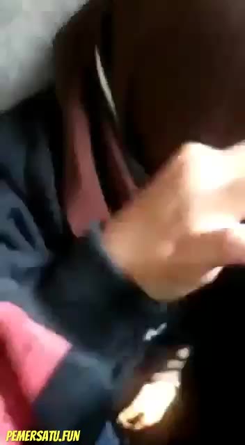 Pembina Kacamata Jilbab Dipaksa Sepong Kontol Kakak