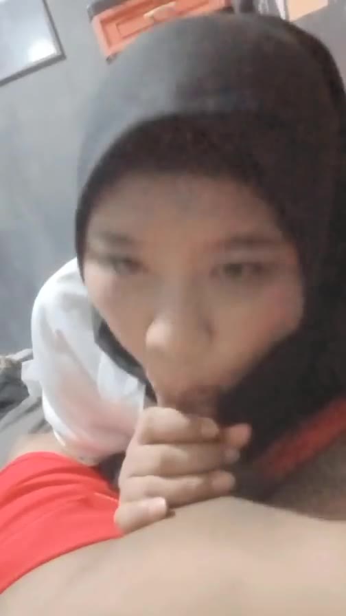 Thumbnail untuk Bokep Jilbab Nyepong Sampe Keluar Banyak Linkbacol 30496886854