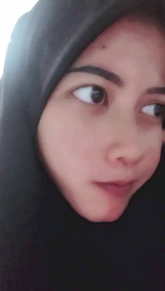 Thumbnail untuk Rain Gadis Hijab Show Ewek Stw tobrut Doodstream