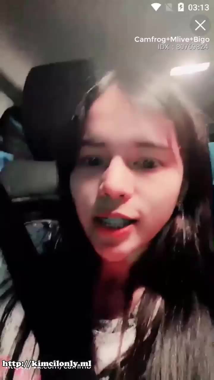Mobil Gadis Cantik Omek Di