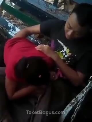 Thumbnail untuk Intip Cewe Baju Merah Lagi Isep Kontol Bokep