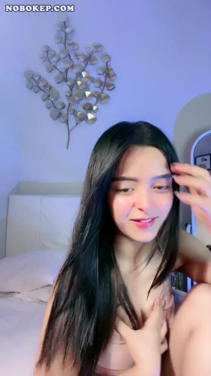 Thumbnail untuk Bokep Indo Host Cantik Mulus Idaman Banget Pekoblive