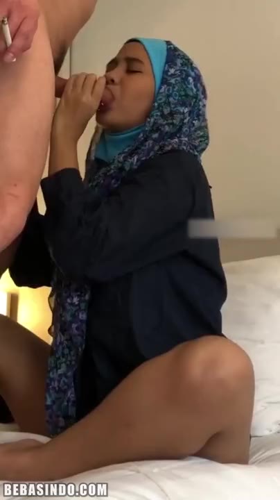 Thumbnail untuk Bokep Genjot Tante Ukhti Jilbab Biru Full album