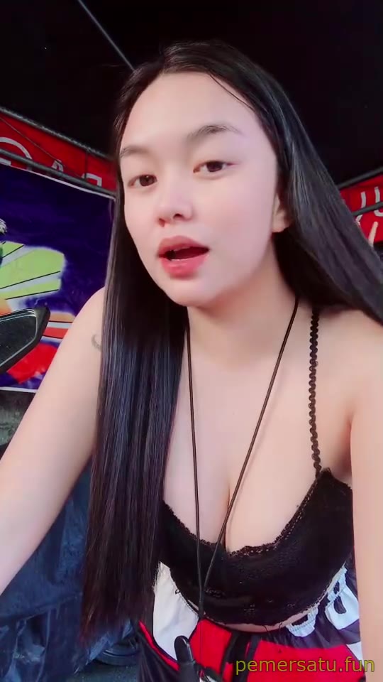 P19 Alexis Vivienn Tiktoker Cantik Mulus