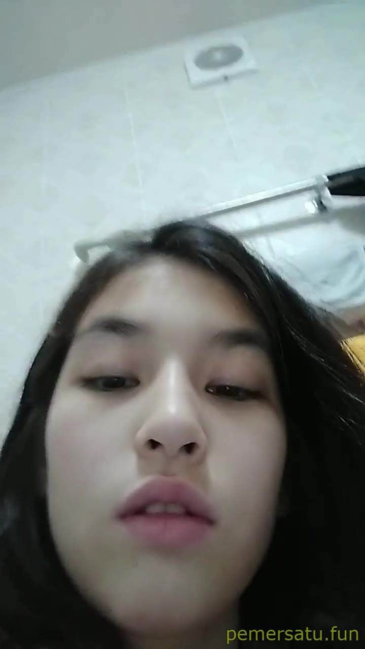 P6 Grace 19yo Sange Colok Memek Putih Mulus