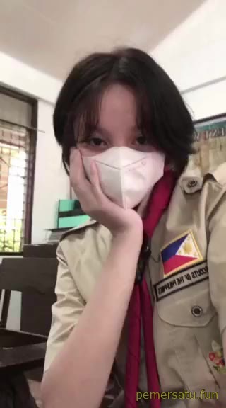 P7 Sherly Tiktoker 18yo Kacamata Viral