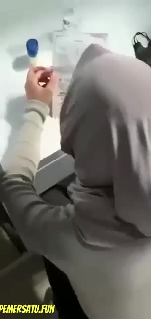 P1 Hijab Senyum Gembira Part