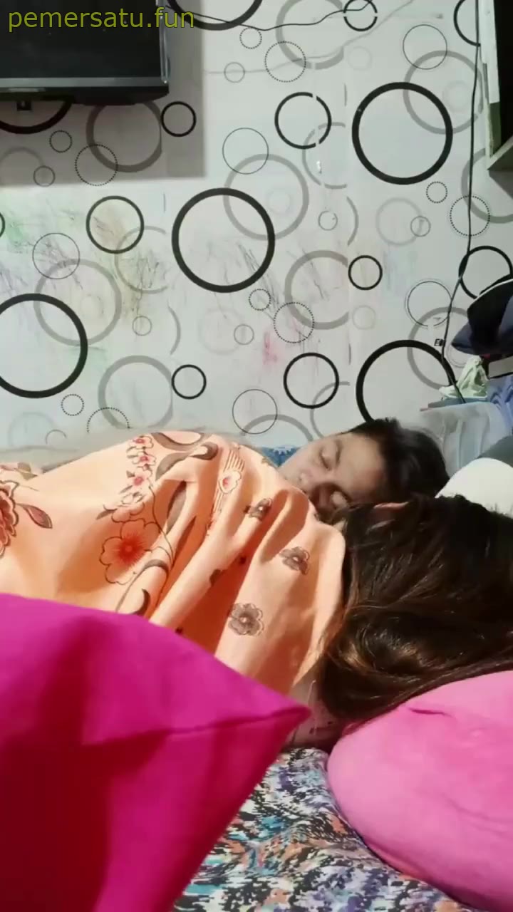 P5 Laura V Abg 18yo