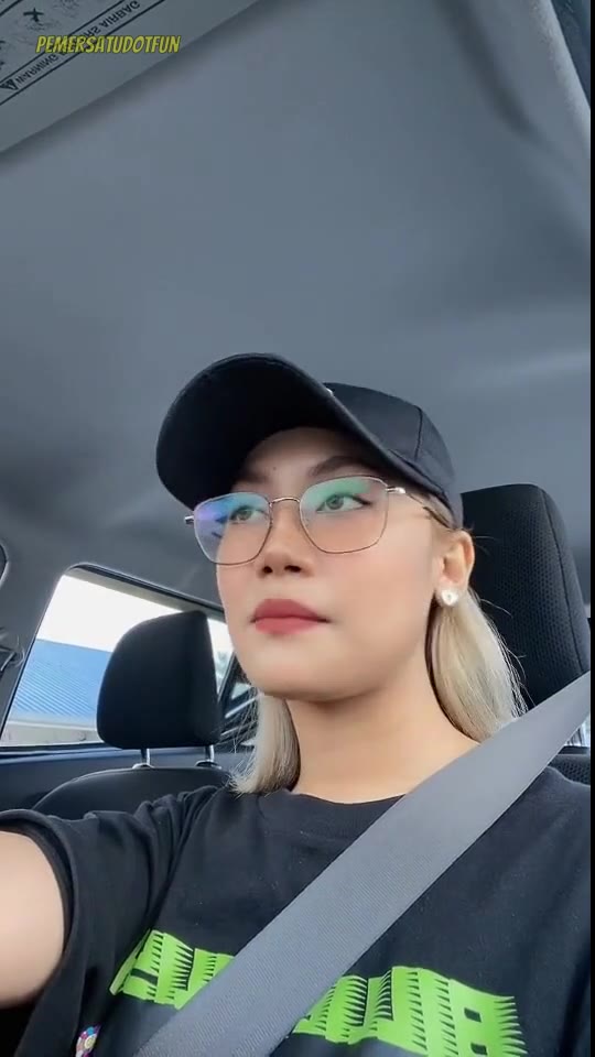 10) Koleksi Jilbab Tiktoker Syazlyn Colok Memek Output P1 (new