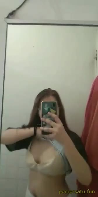 P45 Anna Kristina Ylaya Tobrut Kacamata Mov
