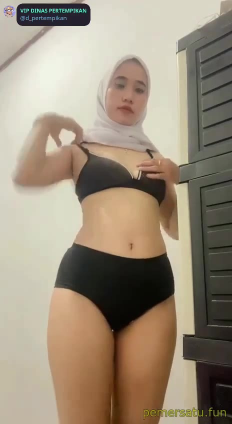 P21 Ketika Cek Pelanggan Service Hape Tak Lupa Simpan Isi Videonya Abg 18yo Pemersatu Fun