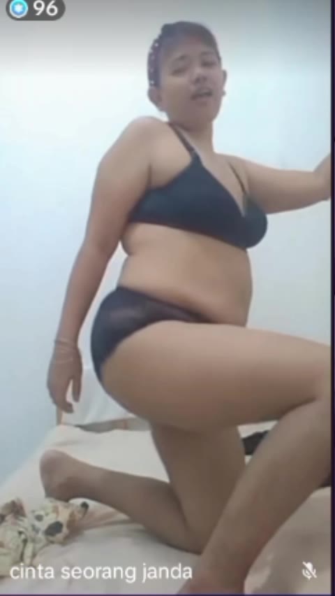 Thumbnail untuk Viral Indo Cinta Seorang Janda Goyang Pargoy Seksi