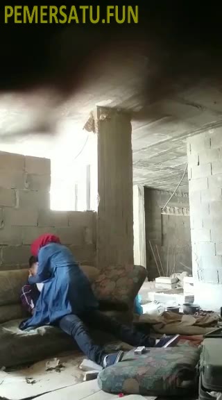 (new) Jilbab Kena Gombal Digenjot Di Gudang Kosong