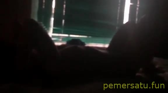 P27 Anissa 18yo Dientot Sampai Crot Lemas