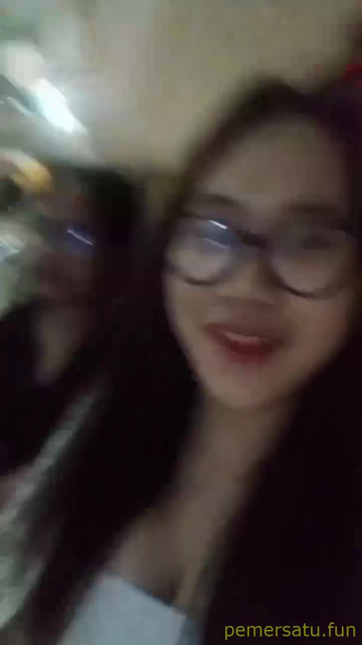 P31 Zeya Abg 18yo Kacamata Sange