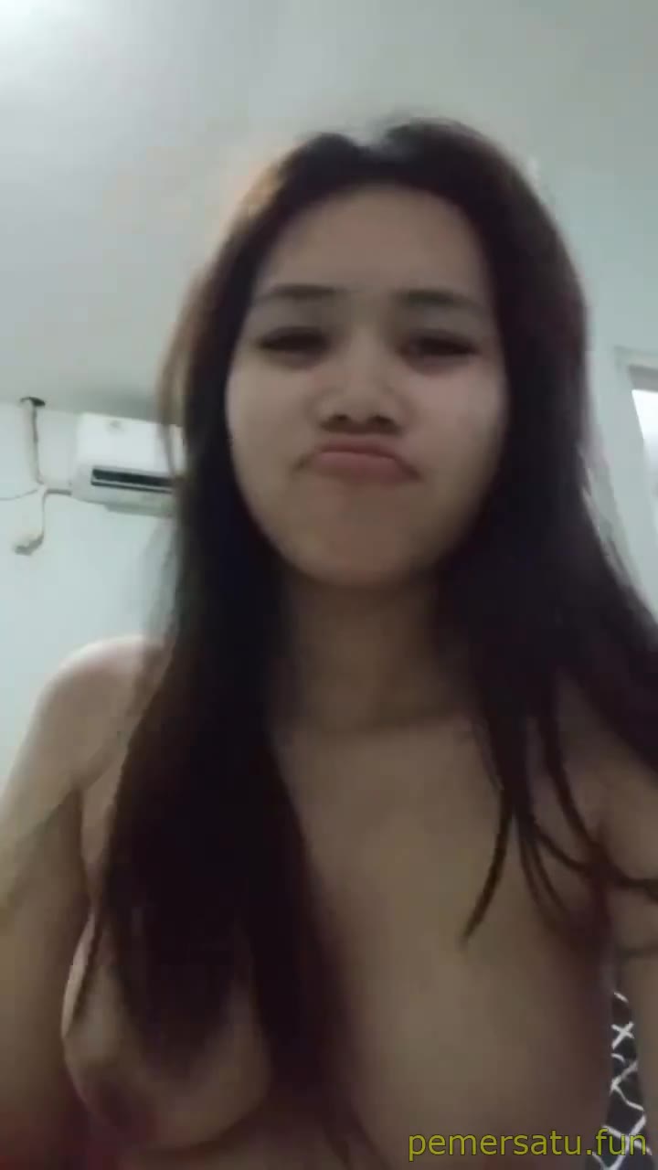 P17 Zeya Abg 18yo Kacamata Sange