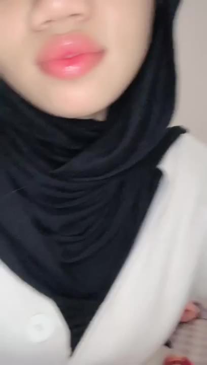 Thumbnail untuk Hijaber Memek Mulus Colmek Rarah Kimcilonly Popstream Feby