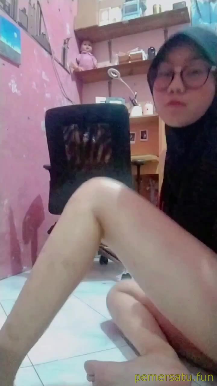 P65 Abg Lugu Berkacamata Bernama Cindy Yang Viral Di Tiktok