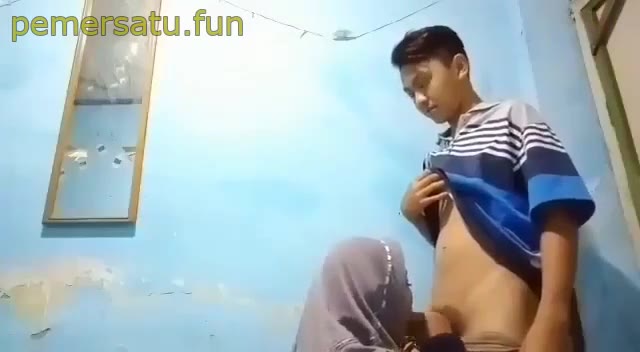 Santriwati Enaknya Disepong Sama