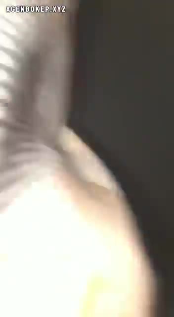 Thumbnail untuk Bu Guru Ngentot Di Kontrakan Berdarah Aku Mas