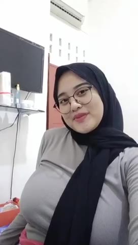 Hijab Acha Imut Toge Pakai