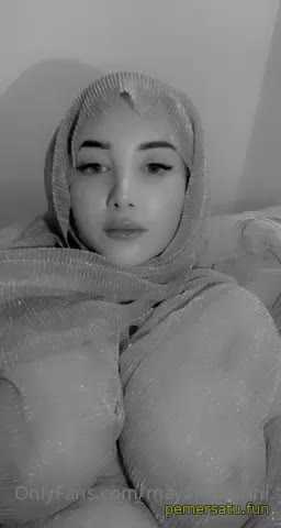 P8 Hijaber Sosialita Open Bo Dientot Sedap