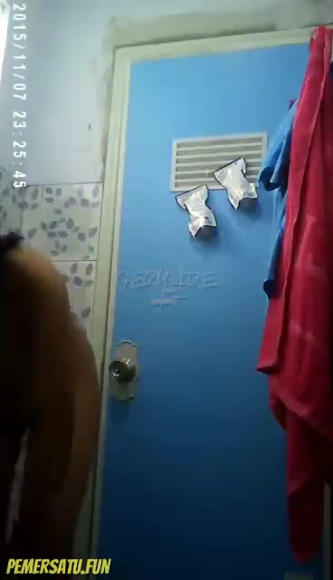 2 Ngintip Abg Mandi Kkn Pintu Biru Part