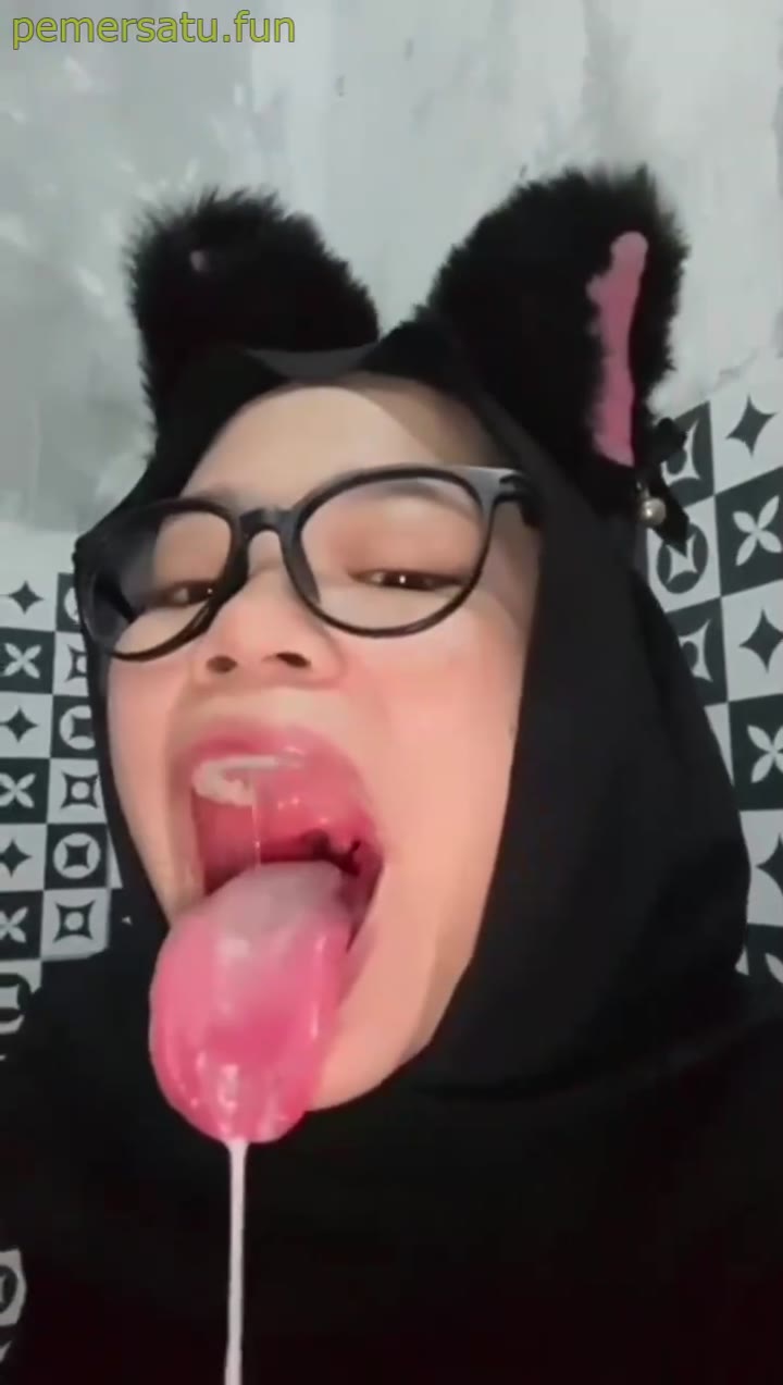 P2 Dera Anjela Hijab 18yo Crot Muka