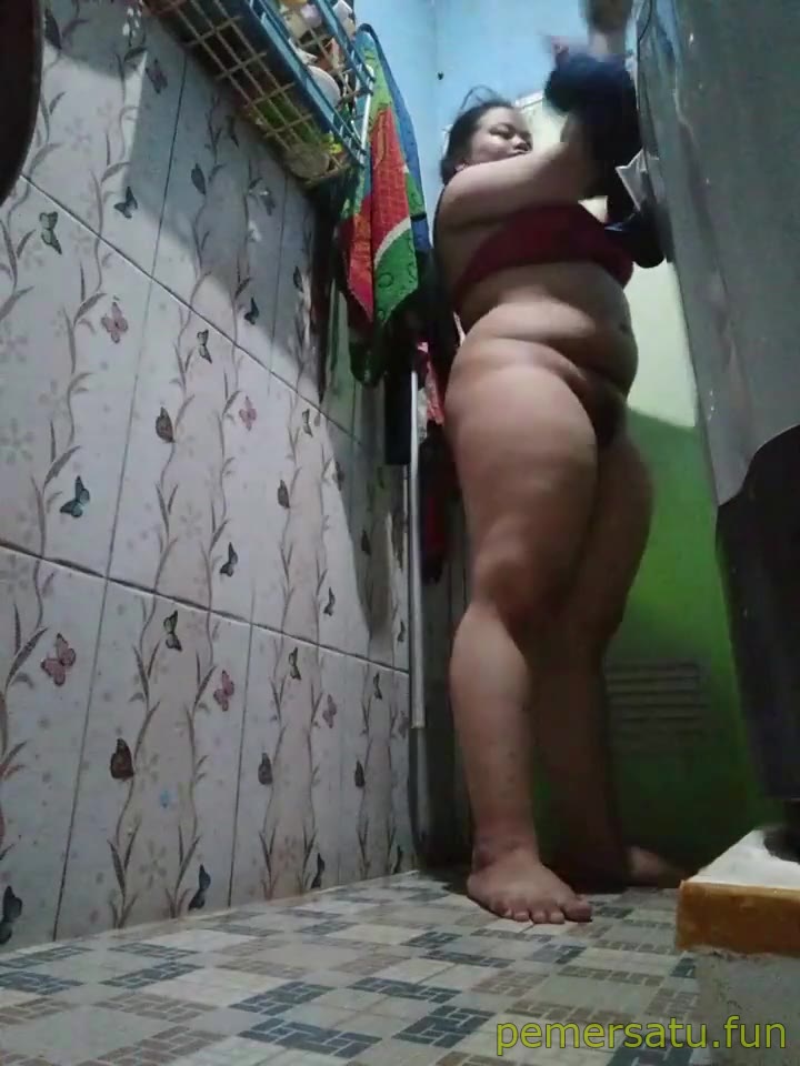P22 Sari ABG 18yo Montok Gemoy Memek Item Pemersatu Fun
