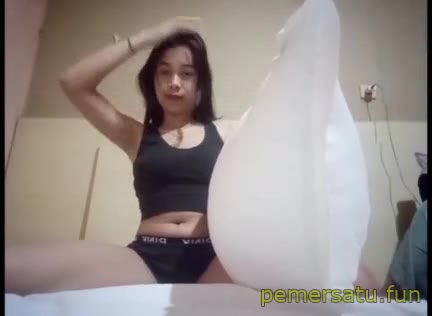 P21 ABG Fajrin 18yo Memek Mulus Sempit Colmek