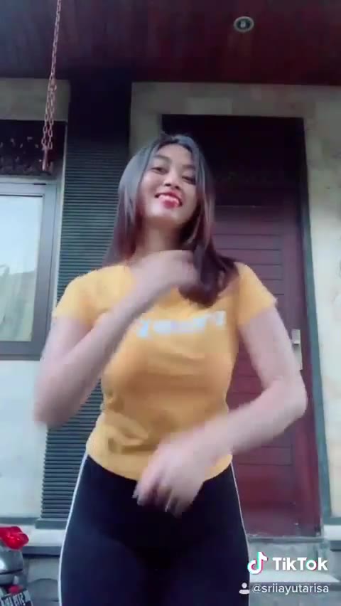 P20 SRI AYU TARISA GADIS BALI VIRAL PEMERSATU DOT FUN