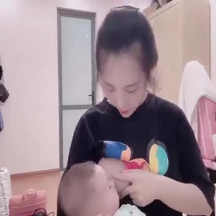 Thumbnail untuk Nyusu Baju Item viral Asupan Folder bokepsin Tobrut
