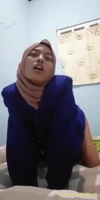 P1 Jilbab Mahasiswi Almamater Viral Bugil