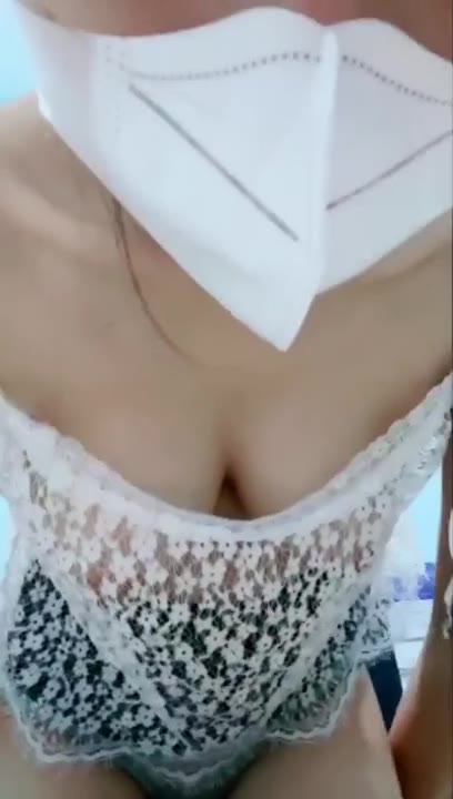 Ngaceng Baju Transparan Memang Bikin