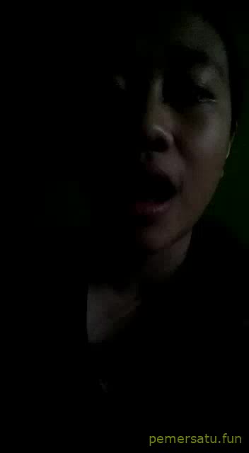 P13 Anisa ABG 18yo Imut Toket Kecil Colok Memek Becek