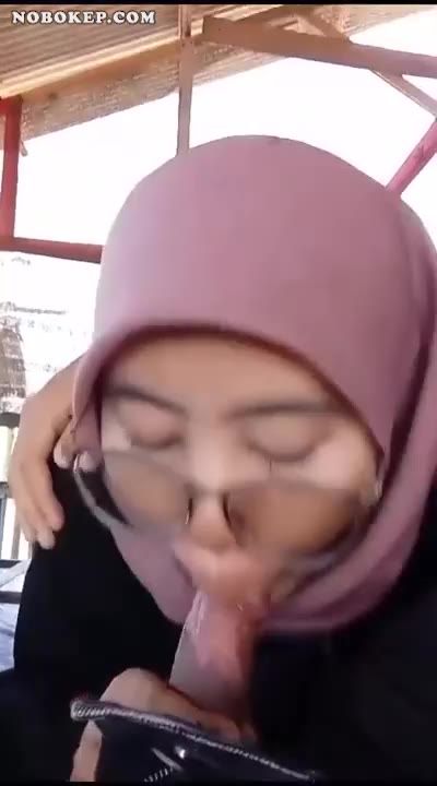 Cafe Bokep Indo ABG Hijab Ngemut Punya Ayang Di