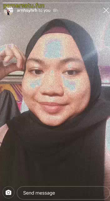P50 Arinah Jilbab Binal Suka Bikin Status IG