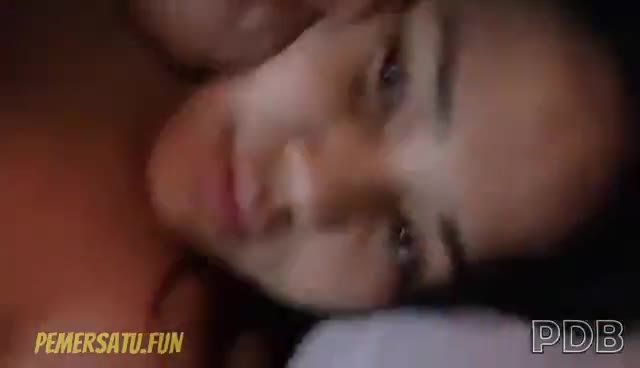 (new) Entot Pacar Kurang Puas Lanjut Colok Memek
