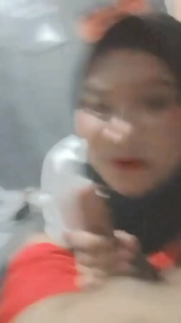 CANTIK DIBIKIN MUNCRAT BANYAK SAMA HIJAB