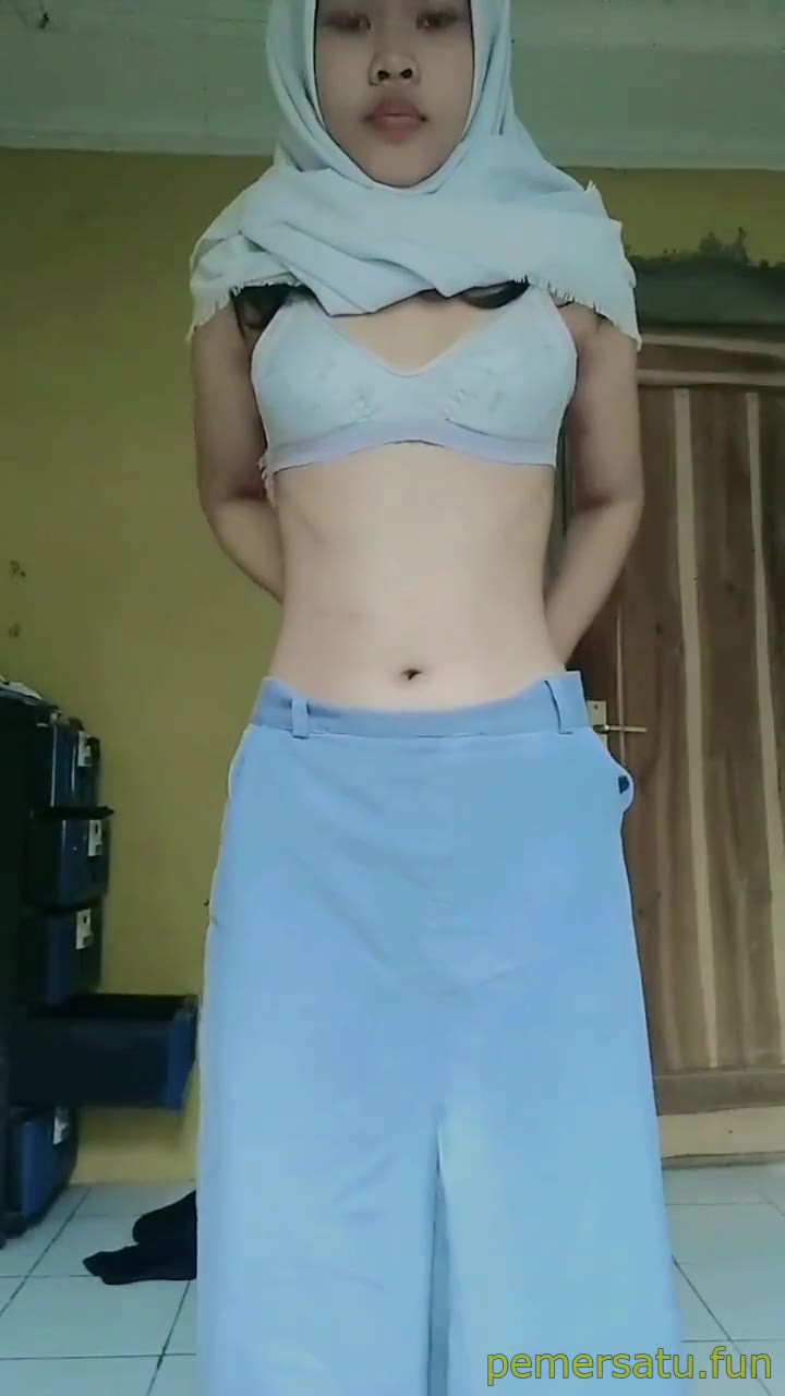 P2 Yulia Jilbab ABG 18yo Kasih Tutorial Memperbesar Toket Pemersatu Fun
