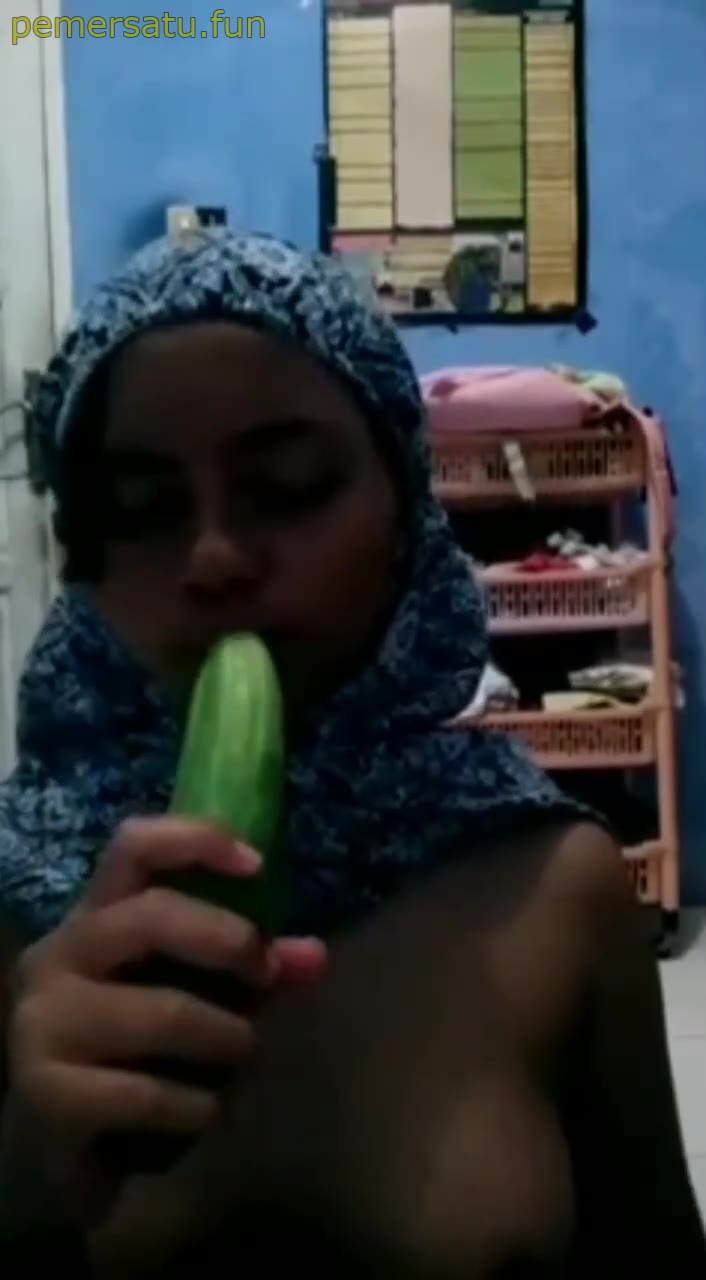 P31 Lesyah Abg Hijab 18yo Sange Colmek
