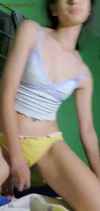 1 viral bokep emilia abg 18yo sangean 