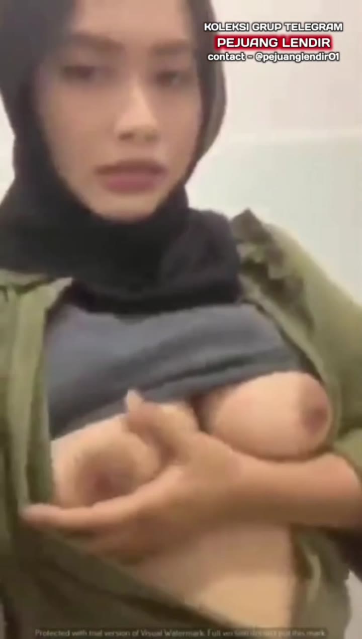 Hijab Zia - Sange Banget Pulang Kantor Blm Ganti
